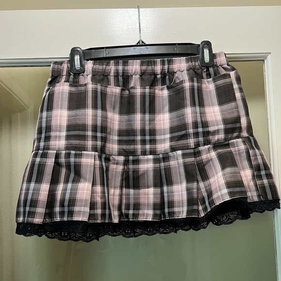 Women's Black and Pink Skirt - Picture 4 of 7